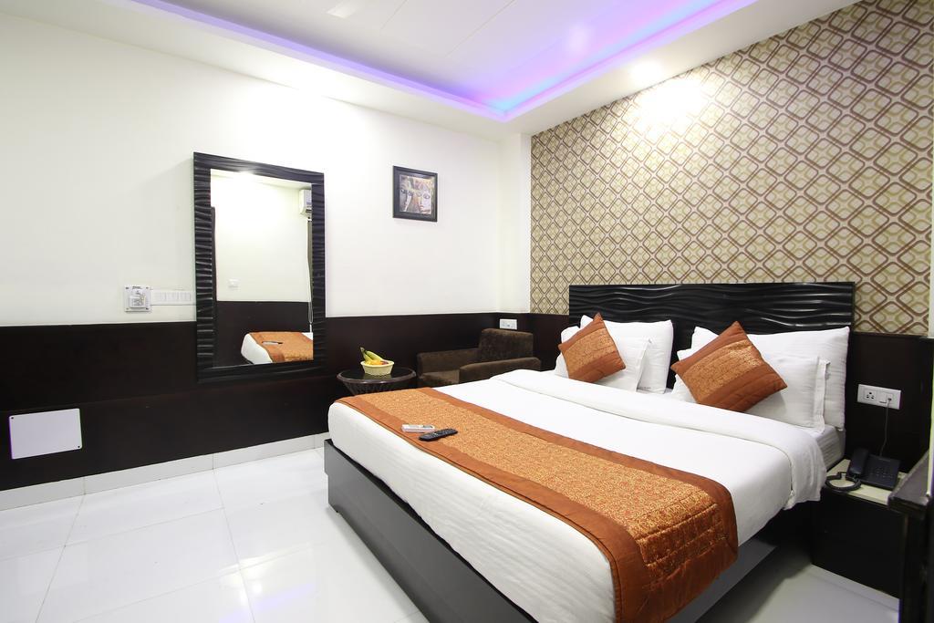 Hotel Hill Palace -Near Karol Bagh Metro Station Dillí Exteriér fotografie