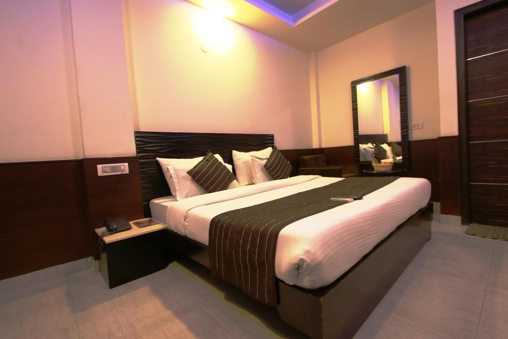 Hotel Hill Palace -Near Karol Bagh Metro Station Dillí Exteriér fotografie