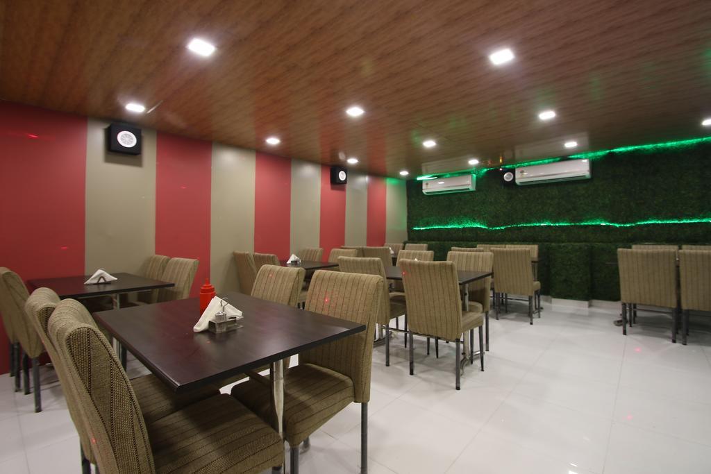 Hotel Hill Palace -Near Karol Bagh Metro Station Dillí Exteriér fotografie